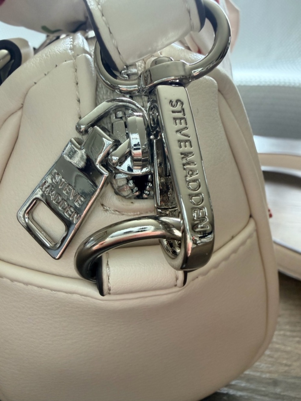 Steve Madden Vanilla Cherry Accent Satchel/Crossbody ✨Rare✨ - Picture 6 of 11